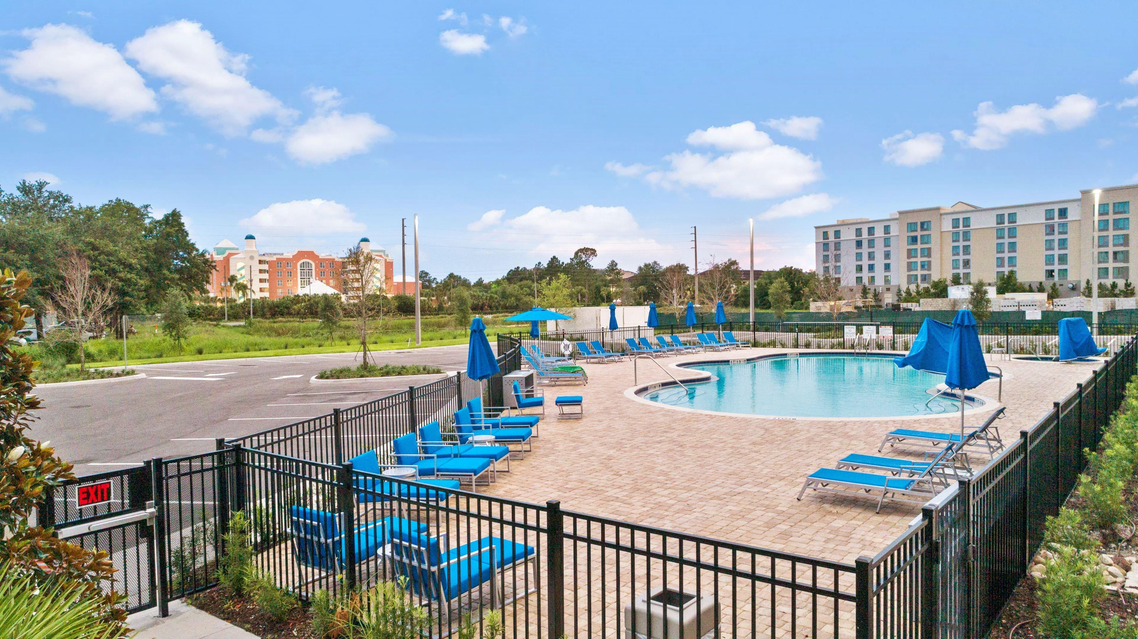 Holiday Inn Express & Suites Orlando- Lake Buena Vista By Ihg Exterior foto