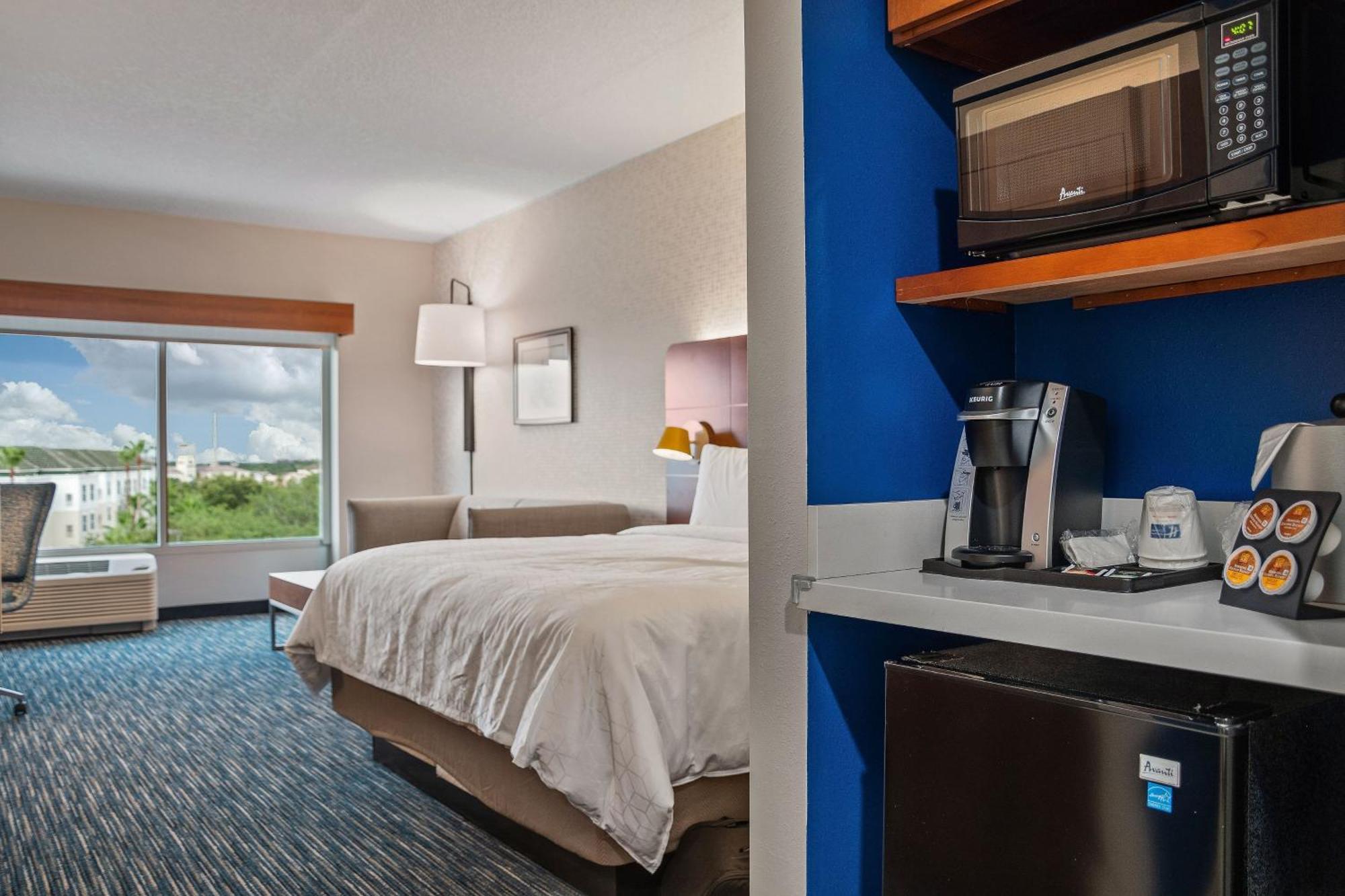 Holiday Inn Express & Suites Orlando- Lake Buena Vista By Ihg Exterior foto