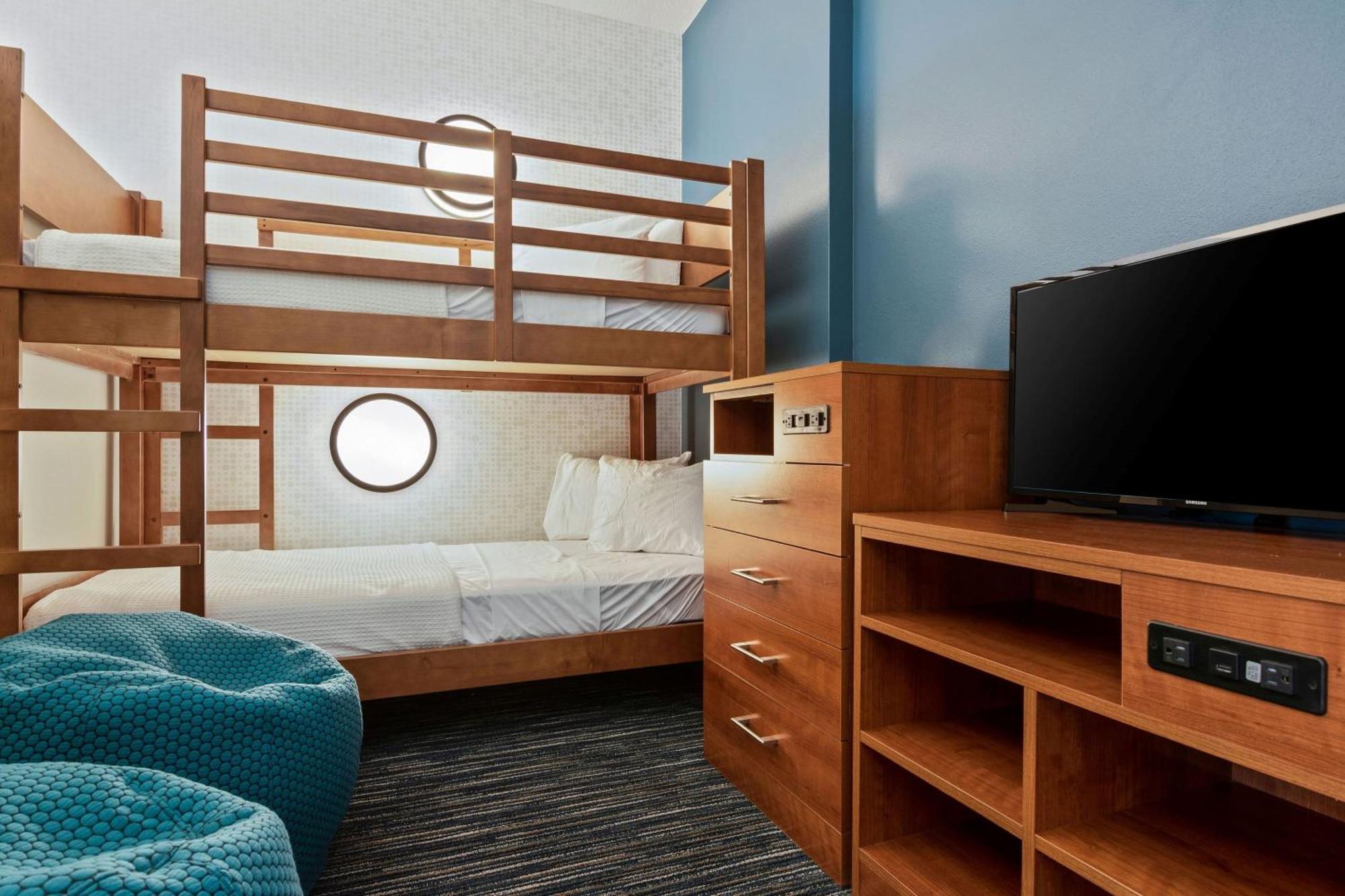 Holiday Inn Express & Suites Orlando- Lake Buena Vista By Ihg Exterior foto