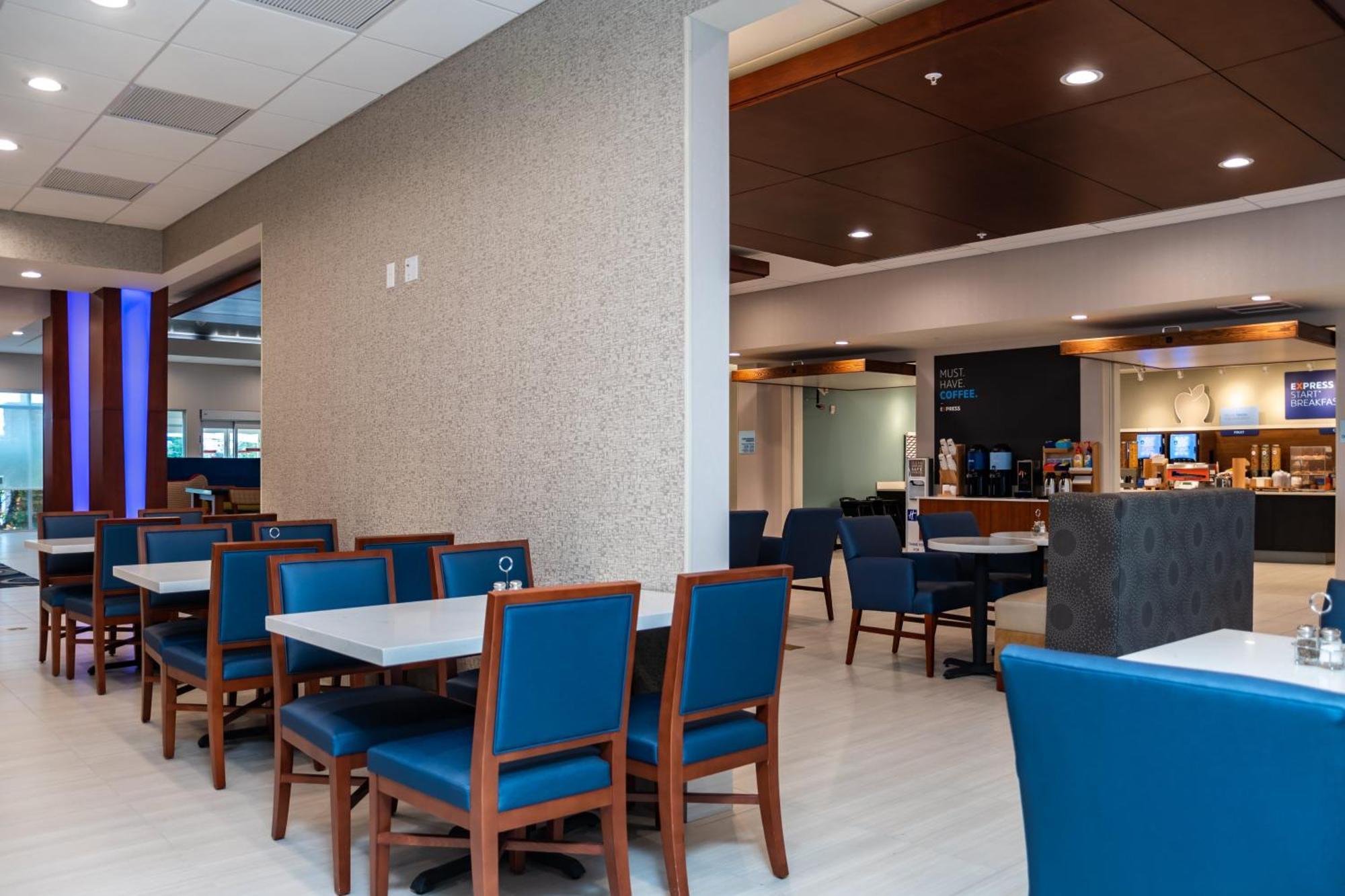 Holiday Inn Express & Suites Orlando- Lake Buena Vista By Ihg Exterior foto